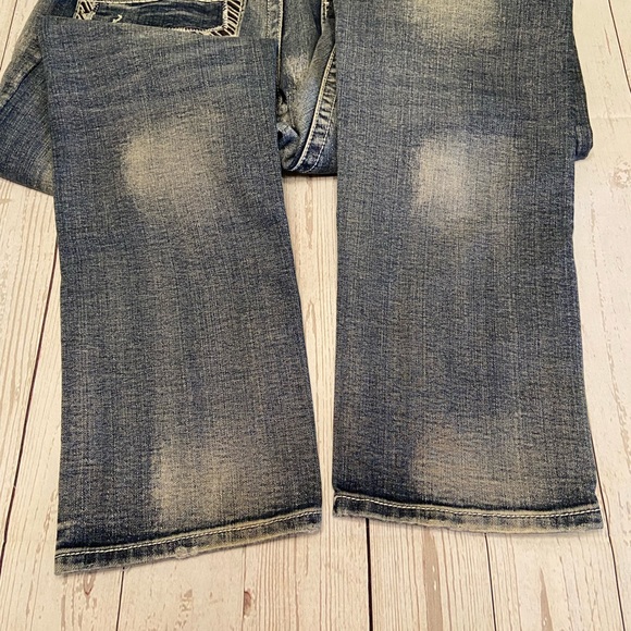 Men’s Slim Fit Jeans - Picture 12 of 12